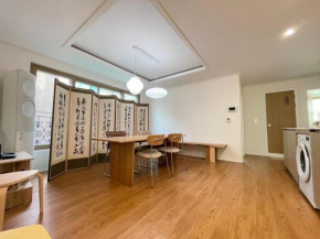Craftsman's House 301